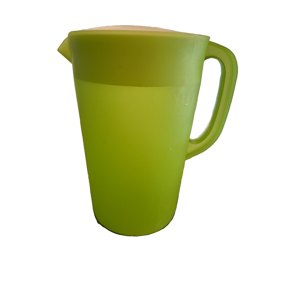 Rubbermaid Sheer Green One Gallon Pitcher with White Lid